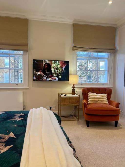 Flat In The Heart Of Holland Park Apartment London Bagian luar foto